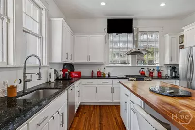709 E 41st Street, Savannah, GA 31401 - Photo 21