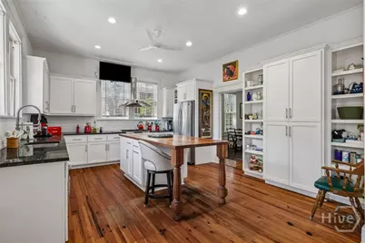 709 E 41st Street, Savannah, GA 31401 - Photo 19