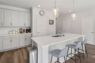 242 Flagler Dr, Savannah, GA 31419 - Photo 15