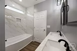 2010 Packard Ave, Savannah, GA 31405 - Photo 13