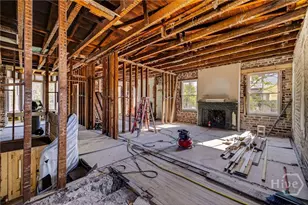 127 E Gordon St, Savannah, GA 31401 - Photo 17
