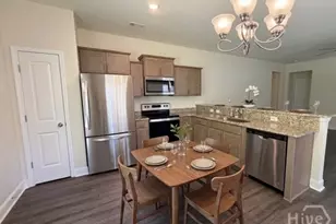 712 Mill Creek Cir, Hinesville, GA 31313 - Photo 3