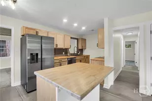 28 Gerald Dr, Savannah, GA 31406 - Photo 7