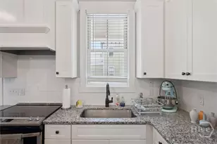 714 Tattnall St, Savannah, GA 31401 - Photo 11