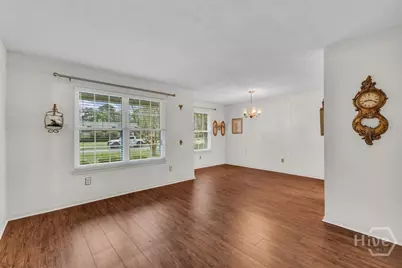 318 Sunderland Drive, Savannah, GA 31406 - Photo 7