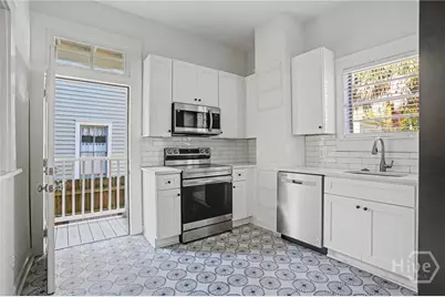 115 W 34th Street, Savannah, GA 31401 - Photo 13