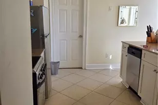 125 E Broad St, Savannah, GA - Photo 5