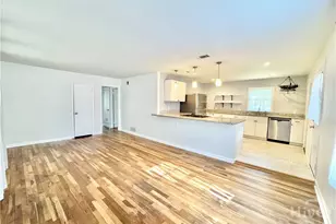1714 E 60th St, Savannah, GA 31404 - Photo 3