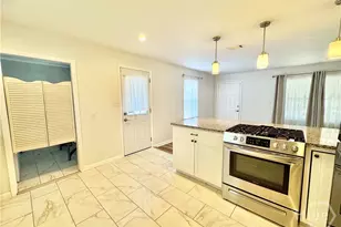 1714 E 60th St, Savannah, GA 31404 - Photo 9