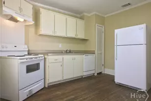 407 E Park Ave, Savannah, GA 31404 - Photo 5