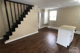 1122 E 37th St, Savannah, GA 31401 - Photo 3