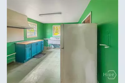 114 W 61st Street, Savannah, GA 31401 - Photo 9