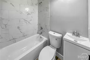 316 W 40th St, Savannah, GA 31401 - Photo 9