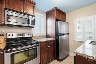 109 E Park Avenue, Savannah, GA 31401 - Photo 5