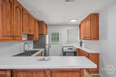 8434 Cresthill, Savannah, GA 31406 - Photo 9