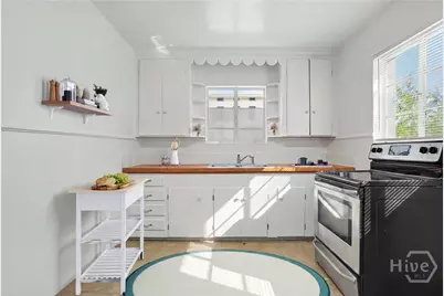 138 W 51st Street, Savannah, GA 31405 - Photo 5