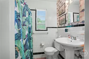 138 W 51st St, Savannah, GA 31405 - Photo 9