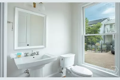 320 E Hall Street, Savannah, GA 31401 - Photo 15