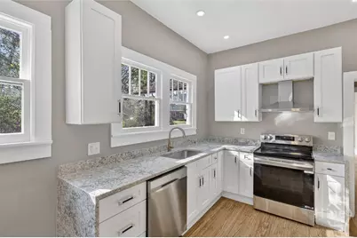 104 E Burkhalter Street, Pembroke, GA 31321 - Photo 7