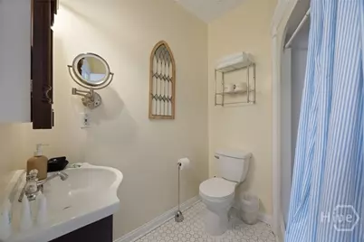 506 E Broughton Street, Savannah, GA 31401 - Photo 15
