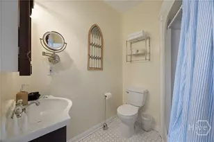 506 E Broughton St, Savannah, GA 31401 - Photo 15