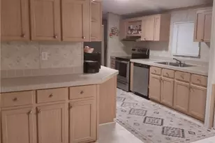 437 Burkhalter Cir, Claxton, GA 30417 - Photo 5