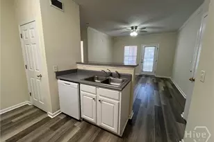 3204 Walden Park Dr, Savannah, GA 31410 - Photo 3