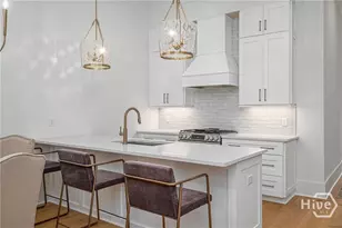 304 W 38th St, Savannah, GA 31401 - Photo 7
