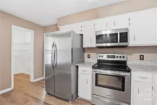197 Waters Ave, Allenhurst, GA 31301 - Photo 11