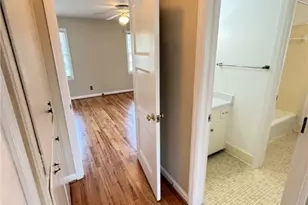 139 E 55th St, Savannah, GA 31406 - Photo 7