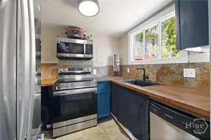 629 E 38th St, Savannah, GA 31401 - Photo 23