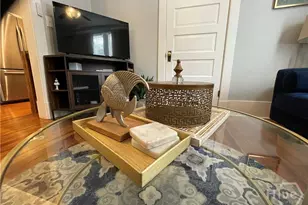 210 E State St, Savannah, GA 31401 - Photo 25