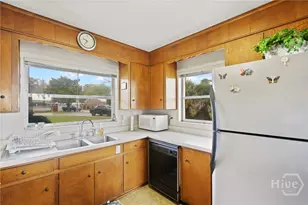 2704 River Dr, Savannah, GA 31404 - Photo 5