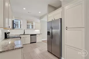 856 E 35th St, Savannah, GA 31401 - Photo 15
