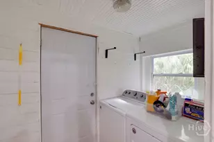 404 E 40th St, Savannah, GA 31401 - Photo 13