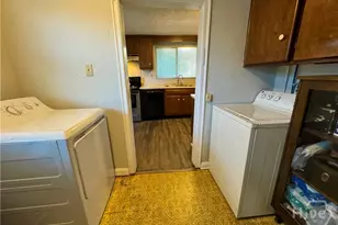 147 Camellia Ave, Savannah, GA 31408 - Photo 21