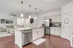 216 W W Winn Ave, Hinesville, GA 31333 - Photo 17