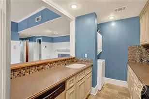 105 W Oglethorpe Ave, Savannah, GA 31401 - Photo 9