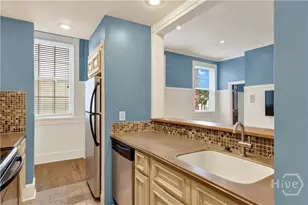 105 W Oglethorpe Ave, Savannah, GA 31401 - Photo 11