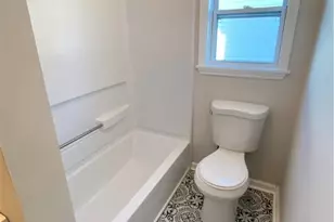 1611 E Henry St, Savannah, GA 31404 - Photo 7