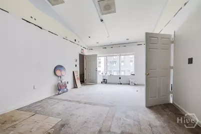 302 W Victory Drive, Savannah, GA 31405 - Photo 15