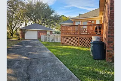 127 Lakeshore Drive, Savannah, GA 31419 - Photo 3