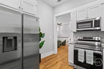 311 W 39th Street, Savannah, GA 31401 - Photo 17