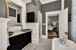 121 E 36th St, Savannah, GA 31401 - Photo 25