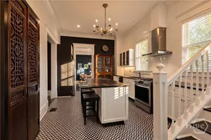 121 E 36th St, Savannah, GA 31401 - Photo 13