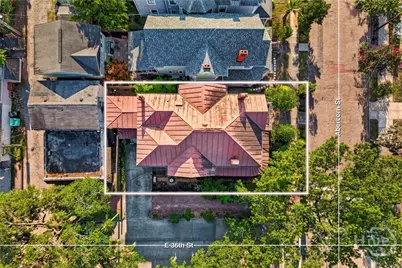 121 E 36th Street, Savannah, GA 31401 - Photo 51
