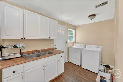 901 W 52nd Street, Savannah, GA 31405 - Photo 15