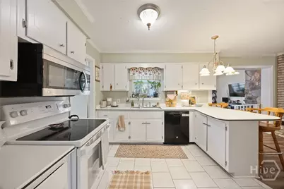 384 Hunt Drive, Savannah, GA 31406 - Photo 11