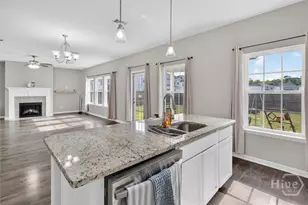 217 W W Winn Ave, Hinesville, GA 31313 - Photo 17