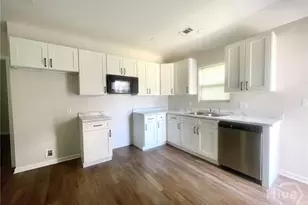 1112 E Bolton St, Savannah, GA 31401 - Photo 5
